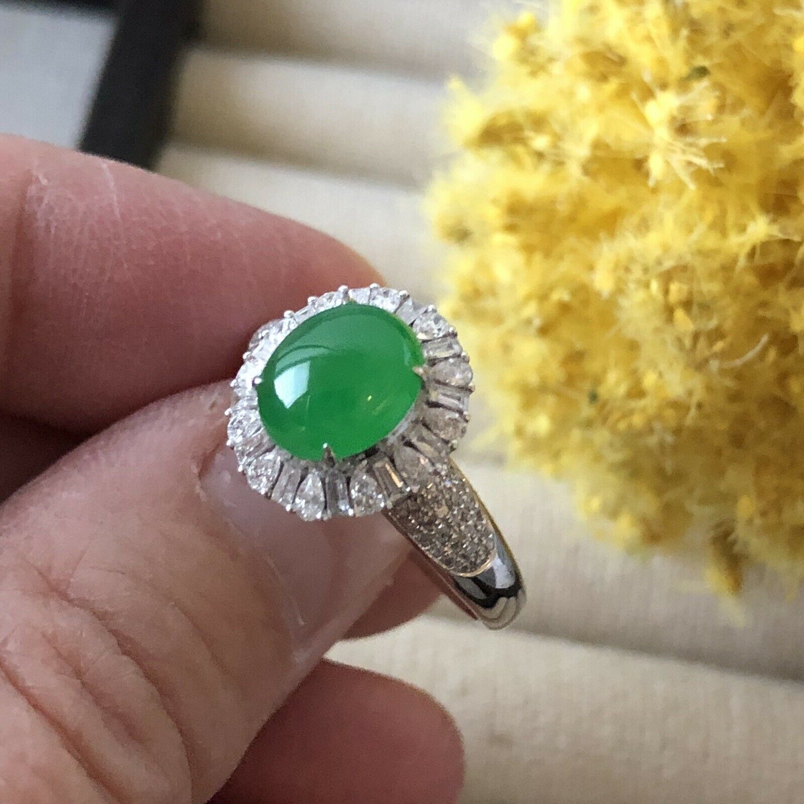 New Myanmar Grade A Icy Yang Green Cabochon Jadeite Jade Queen 👸 Of Hearts Ring