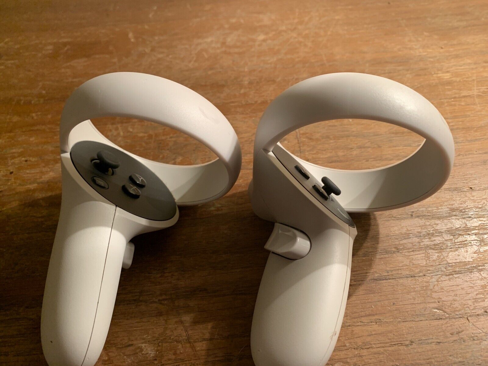 Genuine Oculus Quest 2 Controllers - (Left And Right)